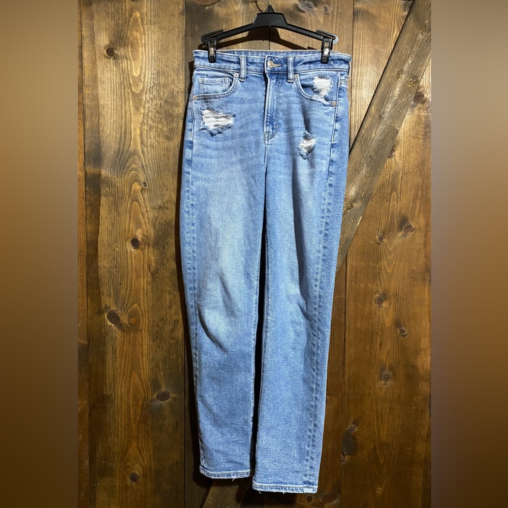 American Eagle Stretch Mom Straight Jean, size 2R, light wear, smoke free home